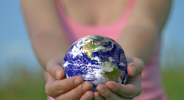 hands_around_earth